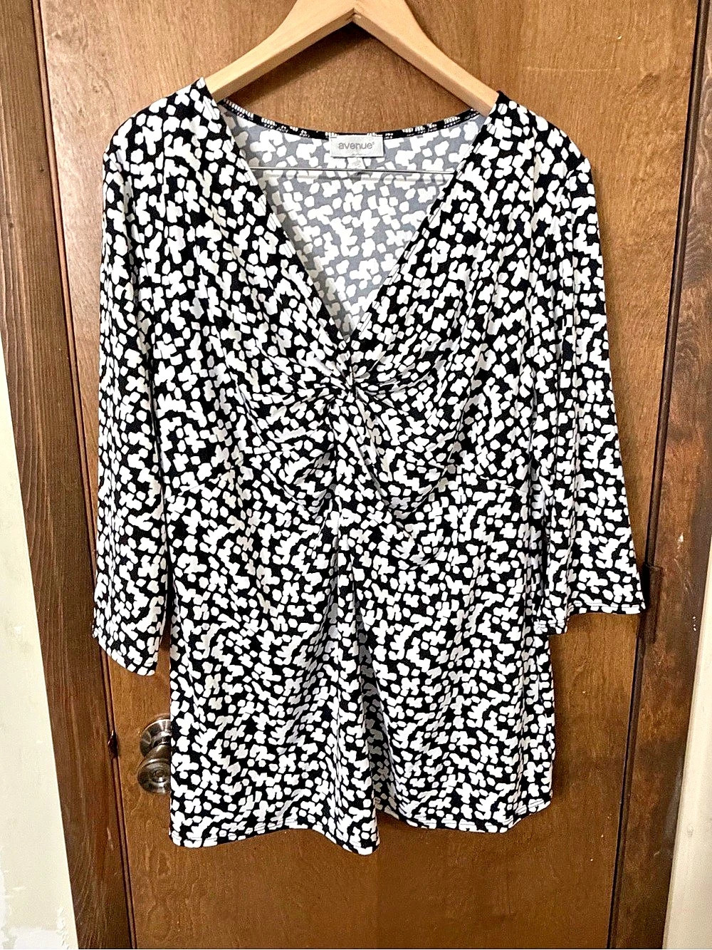 Avenue Abstract Print Twist Front Tunic Size 18/20